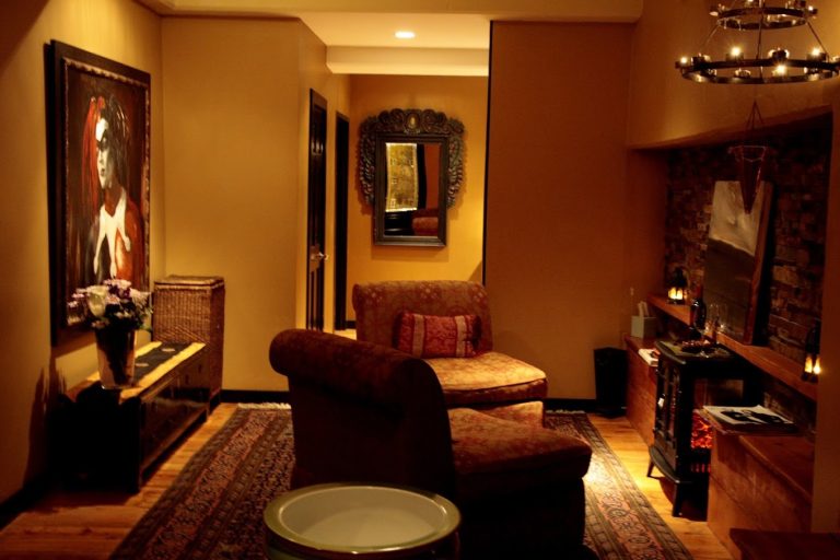 Little Red Day Spa Seattle 768x512
